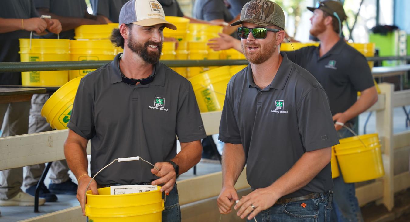 SSEMC Employees prepare buckets for members